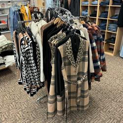 Gwens Trends, Killarney, MB opening hours