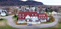 Red Rock Inn, opening hours