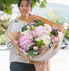 Senka Florist, Whistler, BC opening hours