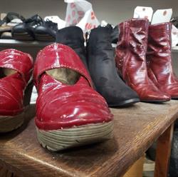 Arnolds Shoe Repair, Mission, BC opening hours