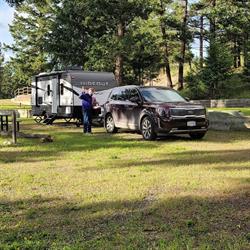 Clinton Pines Campground, opening hours