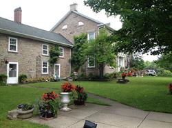 Stone Acre Manor Antiques, Brockville, ON opening hours
