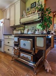 Golden Dreams Bed & Breakfast, Whistler, BC opening hours