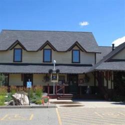 Grand Forks Station Pub, opening hours