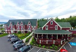 Lynwood Inn, Baddeck, NS opening hours