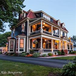 Carriage House Inn, Fredericton, NB opening hours
