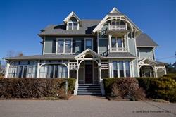 Victoria's Historic Inn, Wolfville, NS opening hours