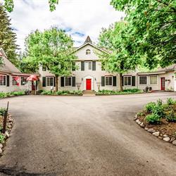 Inn at the Ninth, Salmon Arm, BC opening hours