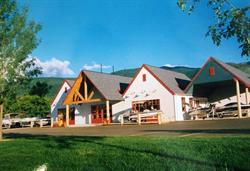Boathouse Marine & Leisure, Salmon Arm, BC opening hours