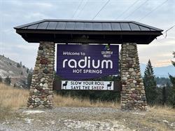 Radium Hot Springs Village Of, opening hours