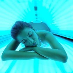 Bronzage Bishop in Montréal, QC (Golden Square Mile) - Opening Hours