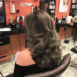 Salon De Coiffure Sonthien in Montréal, QC (La Petite-Patrie) - Opening Hours