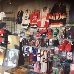 Trophies Plus 2000, Brockville, ON opening hours