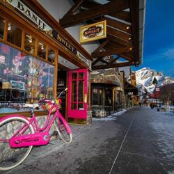 Banff Sweet Shoppe, opening hours