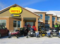 Aux Trois Moulins Motel & Restaurant, Chapleau, ON opening hours