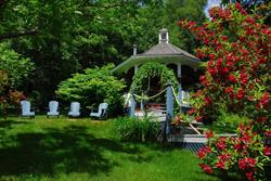 Auberge La Maison sous les Pins, Saint-Joseph-de-la-Rive, QC opening hours