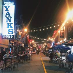 Yank S Old Niagara Bar & Grill, Niagara Falls, ON opening hours