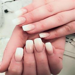 L a Nails in Winnipeg, MB (Fort Garry) - Opening Hours
