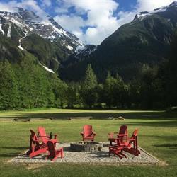 Bella Coola Eagle Lodge / Cafe Bella, opening hours