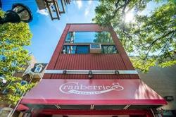 Red Cranberries Restaurant in Toronto, ON (Downtown) - Opening Hours