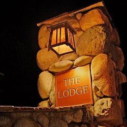 Lodge at Gold River The, opening hours