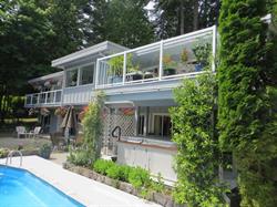 Caprice Bed & Breakfast, Gibsons, BC opening hours