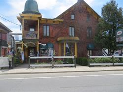 Coq En Folie, Montebello, QC opening hours