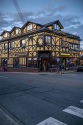 Fernwood Inn in Victoria, BC (Fernwood) - Opening Hours