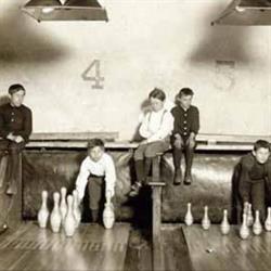 Revs The Bowling Centre & Lane 21 Lounge, Maple Ridge, BC opening hours