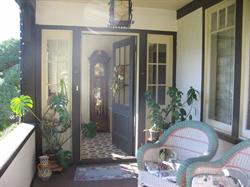 Jacquie Gordon's Bed and Breakfast, Duncan, BC opening hours