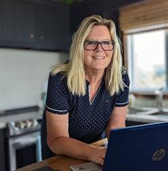 Elsie Jungas - Sales Representative, Dunnville, ON opening hours