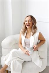 Dr. Courtney Holmberg, ND in Toronto, ON (On) - Opening Hours