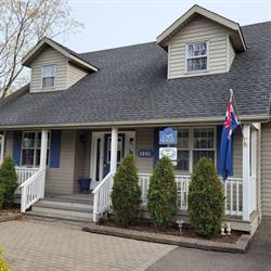 Cape House Bed and Breakfast, Niagara on the Lake, ON opening hours