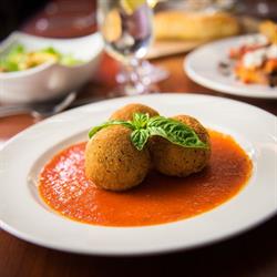 Farina Ristorante, North Bay, ON opening hours