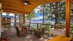 Peachland Eagles Nest B&B, opening hours