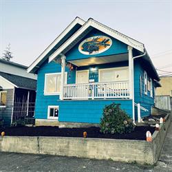 Blue Fish Gallery, Port Alberni, BC opening hours