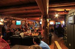 The Wolf Den, Golden, BC opening hours