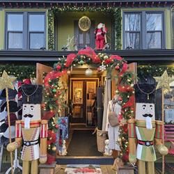 Ema Rose, Bromont, QC opening hours
