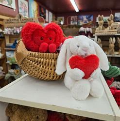 Cinnamon Creek Country Gift, Middleton, NS opening hours
