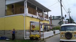 Le Café Entre Amis, Montebello, QC opening hours