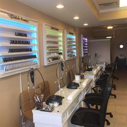 Chichi Nails & Spa, Woodstock, ON opening hours