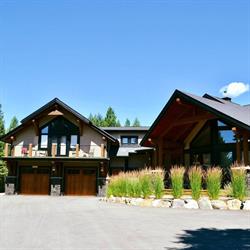Radium Elk Park B&B, Radium Hot Springs, BC opening hours