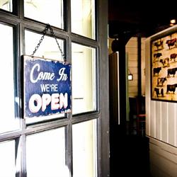 The Italian Farmhouse Restaurant & Bar, Bragg Creek, AB opening hours
