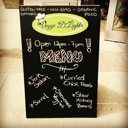 Veggie D’Light, Toronto, ON opening hours