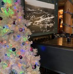 The Island Restaurant, Golden, BC opening hours