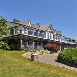Chateau Du Lac B&B, West Kelowna, BC opening hours