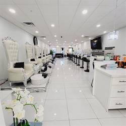 Royal Nail Bar, Kitchener, ON opening hours