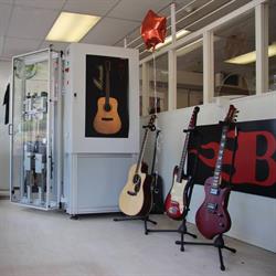 Bruce Guitars, Vancouver, BC opening hours