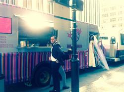 Queen B, Montréal, QC opening hours