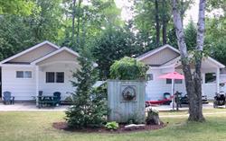 Woodland Hideaway, Wasaga Beach, ON opening hours